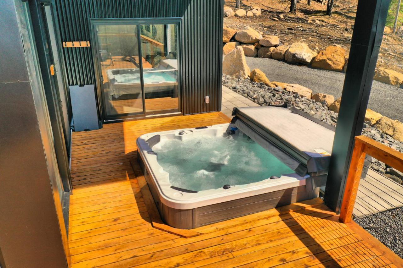 Kallm-Mont-Tremblant Chalet With Hot Tub, Pond & Beach On Private 7Acre Estate Лак-Супер'є Екстер'єр фото